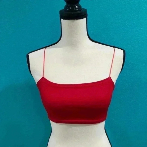 New with tags pretty little thing red crepe spaghetti strap bandeau crop top - Picture 1 of 4